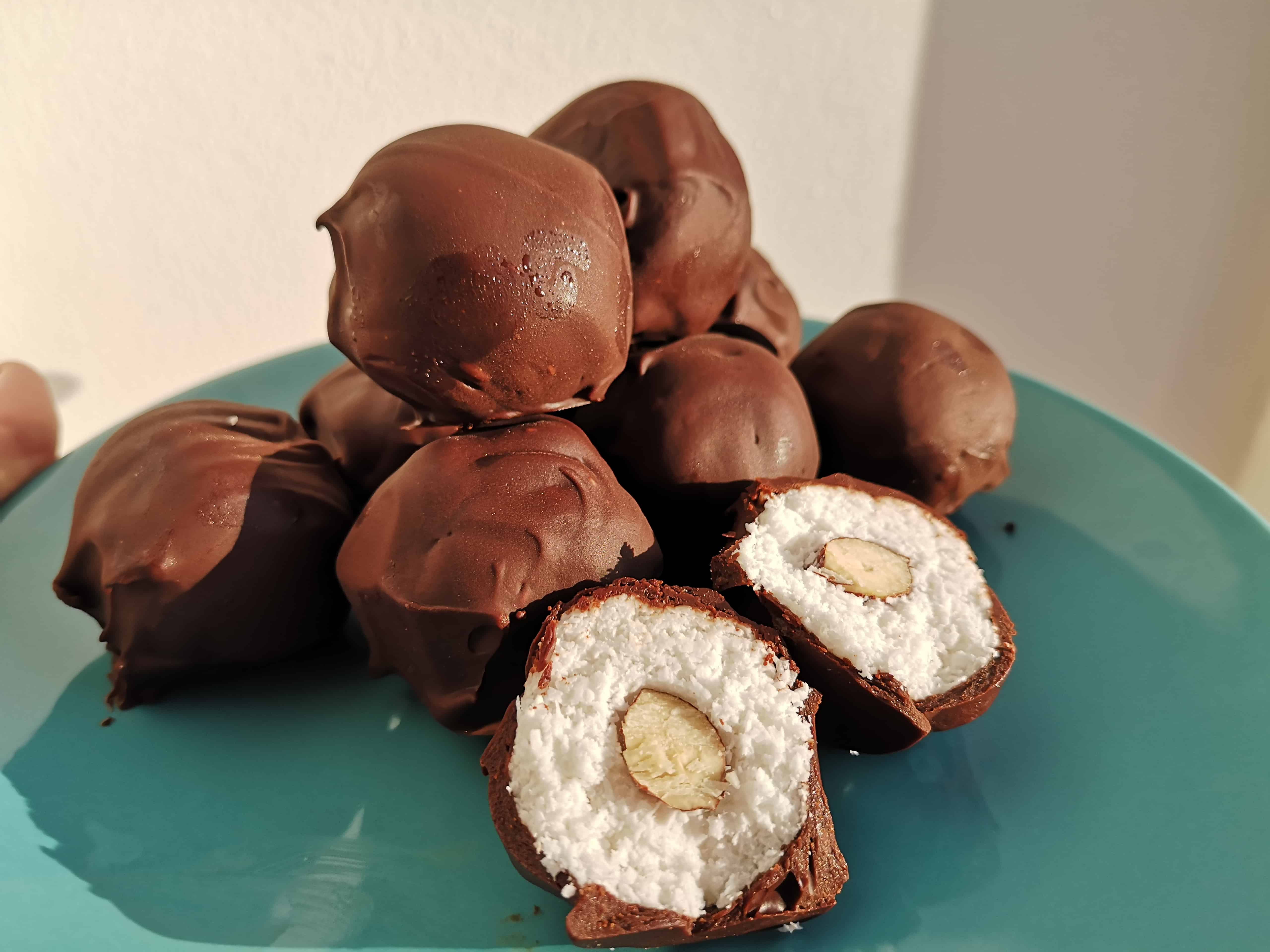 Boules coco-chocolat au cœur de noisette