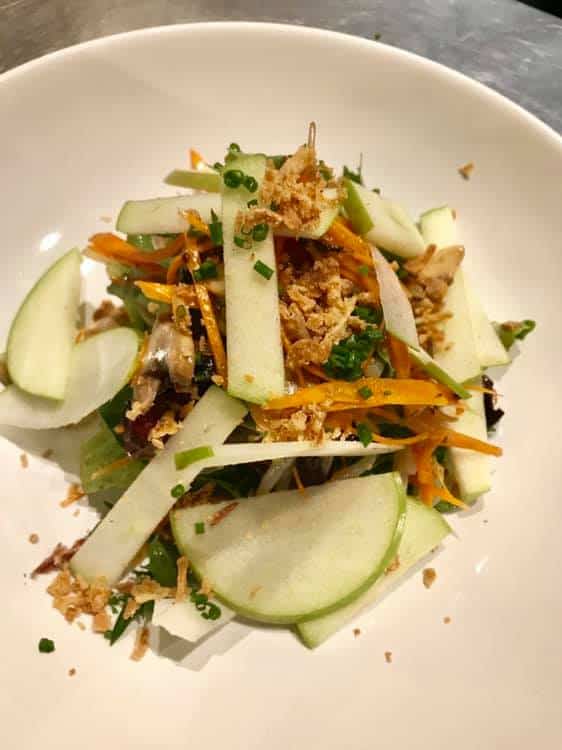 Le mouton danse restaurant options vegan friendly Lyon salade